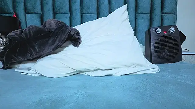 Emma Foxi online show from April 21, 2:51 am