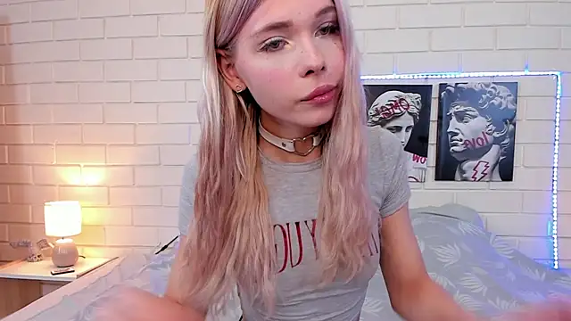 Blondy Fina online show from September 14, 4:50 am