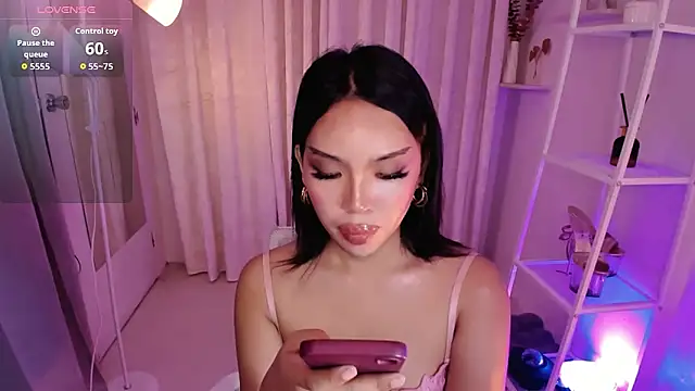 Snapshot of MS_LUNA chatting on October 23, 1:09 am MS LUNA online show from October 23, 1:09 am