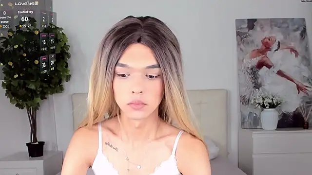 MadonnaRossi online show from April 22, 1:40 pm