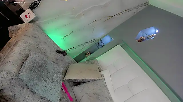 Ariia-janee online show from March 2, 7:15 am