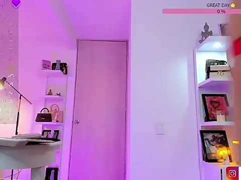 isa-gomez online show from September 23, 4:07 am