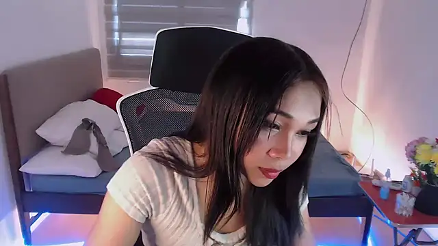 SultryCyraFoxmore online show from September 9, 3:49 am