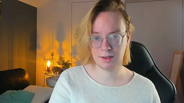 Snapshot of Amanda_Butlerr chatting on October 18, 10:08 am Amanda Butlerr online show from October 18, 10:08 am