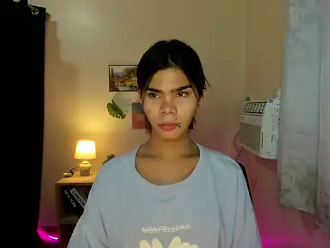 Snapshot of dianne_swift chatting on October 24, 10:37 pm dianne swift online show from October 24, 10:37 pm