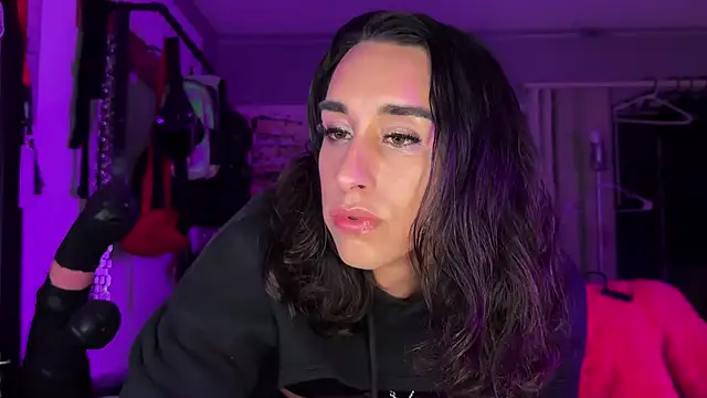 xoFrankie online show from November 6, 3:50 am