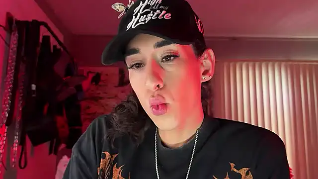 xoFrankie online show from March 23, 10:37 pm