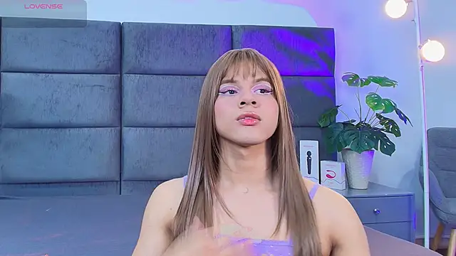 Slenna Moon online show from April 6, 12:42 am