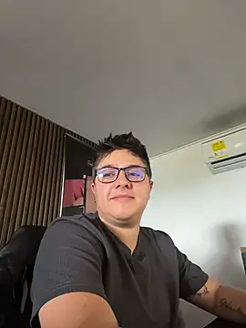 IanGilbert online show from November 5, 6:08 pm