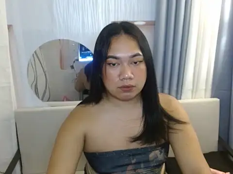 TsUncutKaren online show from November 7, 5:57 pm