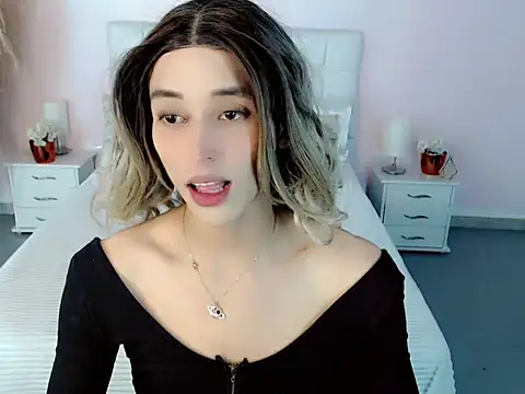 Snapshot of samantha_bliss chatting on October 23, 12:09 pm samantha bliss online show from October 23, 12:09 pm