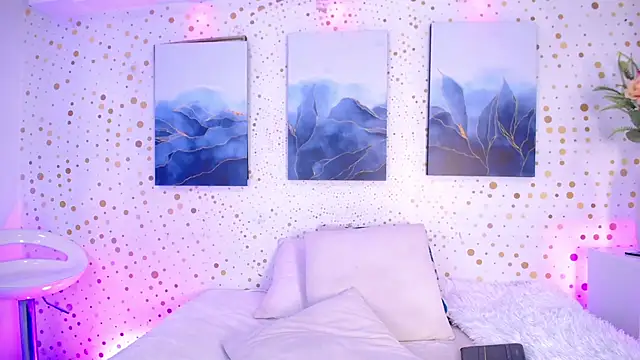 Emily Vaughan online show from December 15, 3:24 am