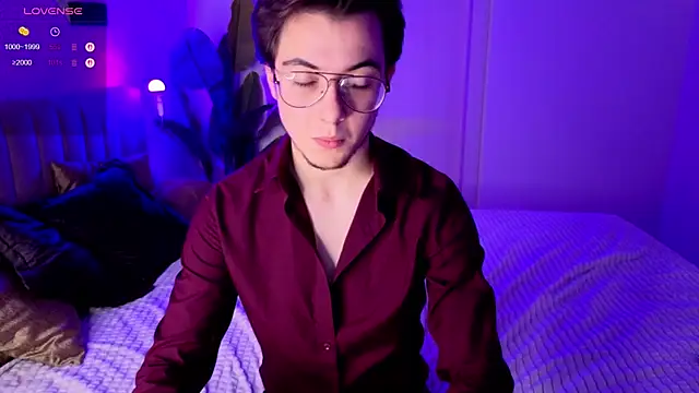 tyler bergg online show from September 19, 8:47 pm