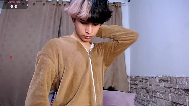 DaraKat18 online show from April 9, 11:22 pm