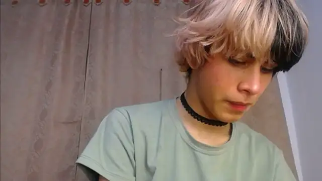 DaraKat18 online show from May 31, 4:44 am