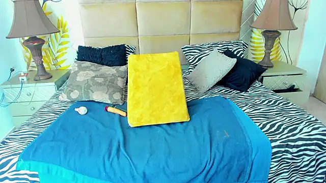 sweet lulu sofia online show from December 14, 9:43 pm