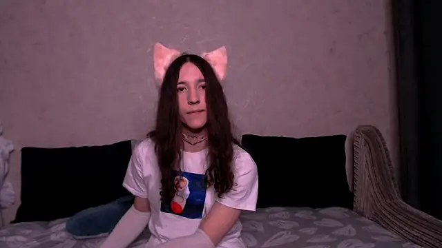 SilverMuse  online show from November 6, 6:41 pm