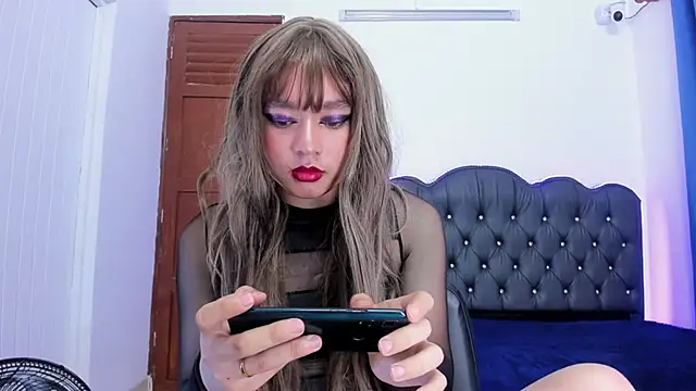 Cordelia Perlman online show from December 3, 2:10 pm