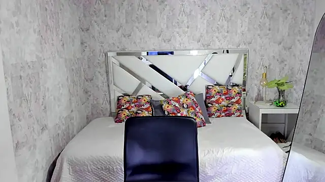 Snapshot of sarita_princess7 chatting on October 23, 8:35 pm sarita princess7 online show from October 23, 8:35 pm