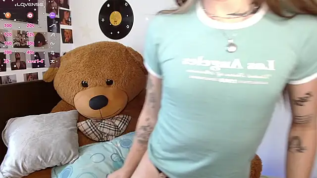 scarleettwolff online show from September 24, 7:42 pm