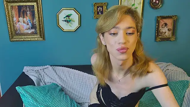 Snapshot of Vanessa__Ray chatting on October 13, 2:28 pm Vanessa  Ray online show from October 13, 2:28 pm