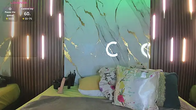 NoahVidall online show from April 17, 6:05 am