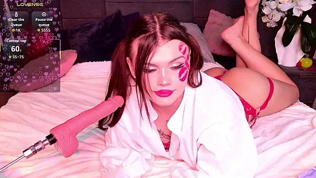 EvaaLane online show from February 14, 9:27 am