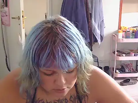 crucifxcked online show from March 6, 4:01 pm