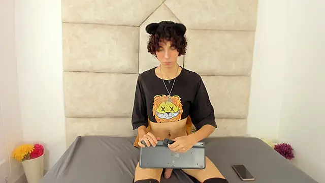 Snapshot of Scaarlett_22_ chatting on October 6, 5:24 pm Scaarlett 22  online show from October 6, 5:24 pm