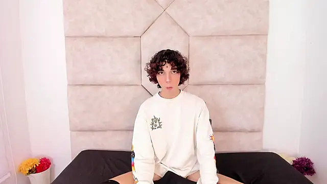 Snapshot of Scaarlett_22_ chatting on October 10, 7:15 pm Scaarlett 22  online show from October 10, 7:15 pm