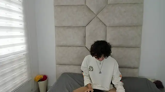 Snapshot of Scaarlett_22_ chatting on October 15, 5:35 pm Scaarlett 22  online show from October 15, 5:35 pm