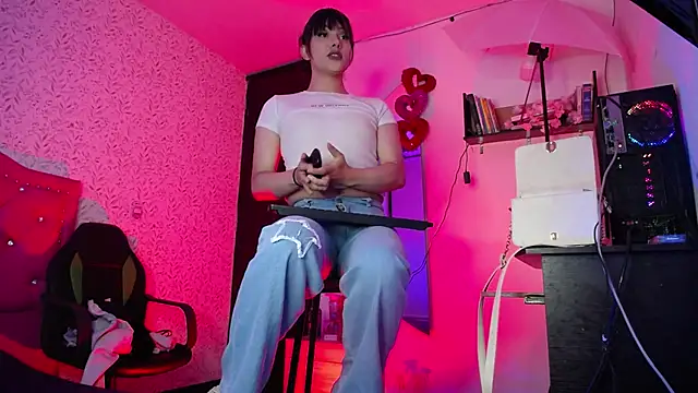 Snapshot of altair_w chatting on October 14, 8:53 pm altair w online show from October 14, 8:53 pm