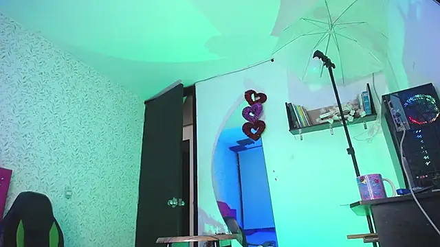 Snapshot of altair_w chatting on October 19, 7:17 pm altair w online show from October 19, 7:17 pm