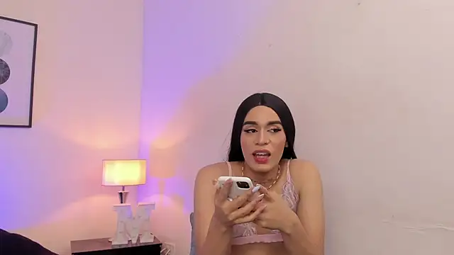 Amelia Brixton online show from April 11, 7:45 am