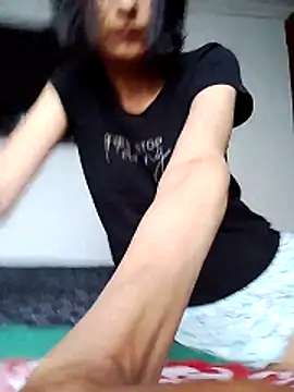 sophiasleepy1 online show from May 4, 9:20 pm