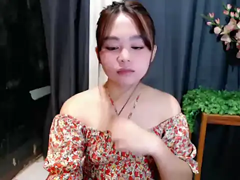 lustfullakim online show from April 19, 2:29 pm