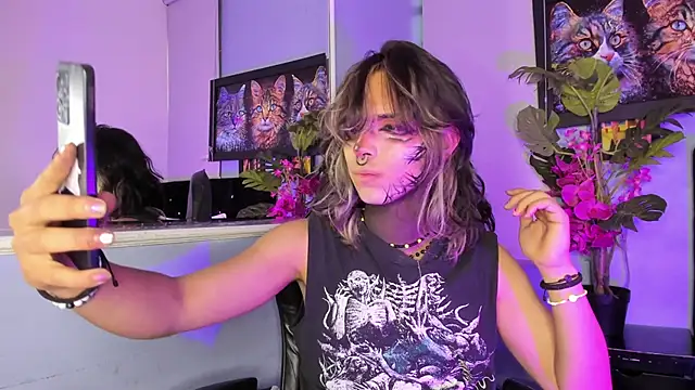 luxiel  online show from November 26, 10:45 pm