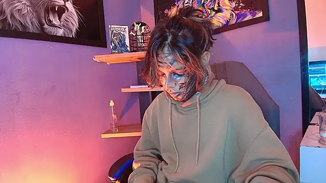 luxiel  online show from February 4, 11:53 pm