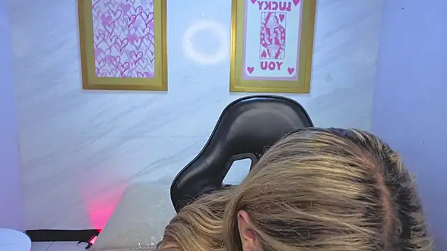 Evy Luxx v online show from April 18, 3:52 am