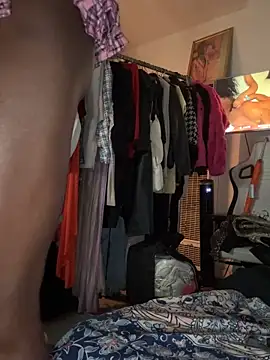 Motherbigbus online show from April 22, 11:50 am