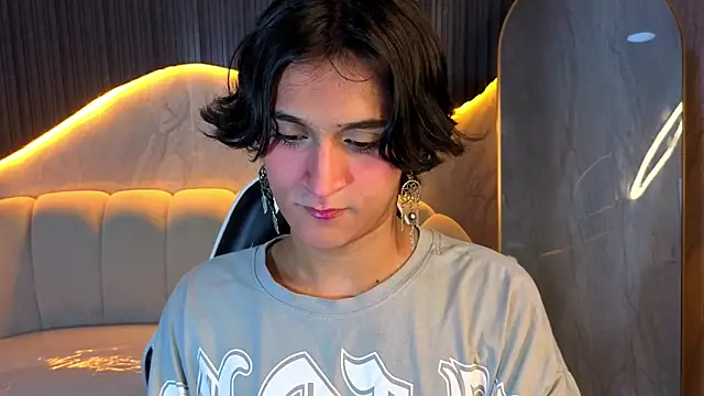 zoe tp online show from December 16, 8:03 pm