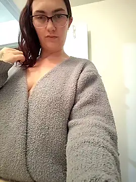 LaylaLucis online show from April 29, 4:39 am