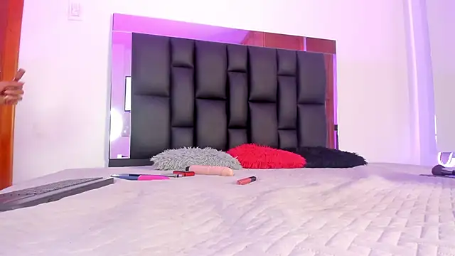 ValeryTs1 online show from December 15, 8:25 pm