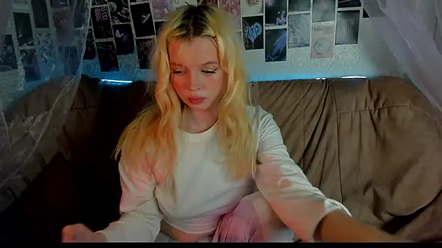 AlysaMeow online show from March 13, 10:35 pm