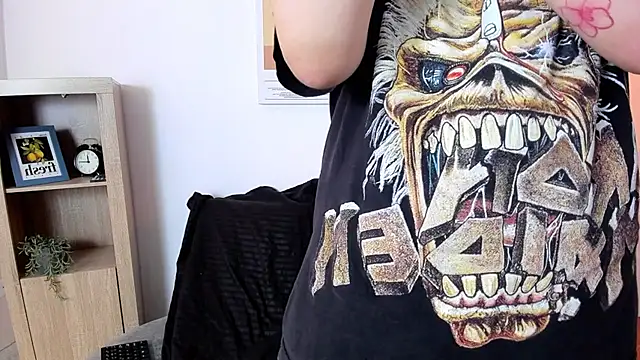 daniellesins2 online show from December 15, 8:58 pm