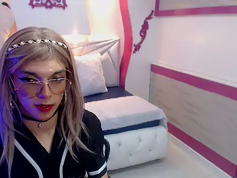 Lis Pearson online show from January 9, 7:08 pm