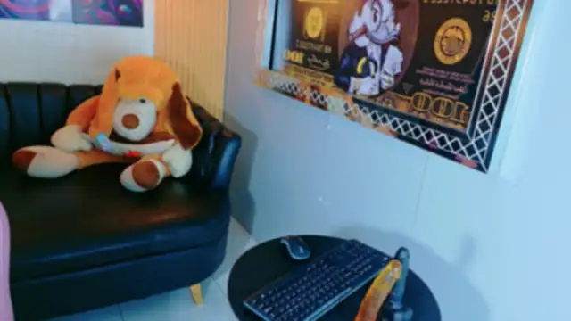 Arielle Soren online show from January 18, 1:41 pm