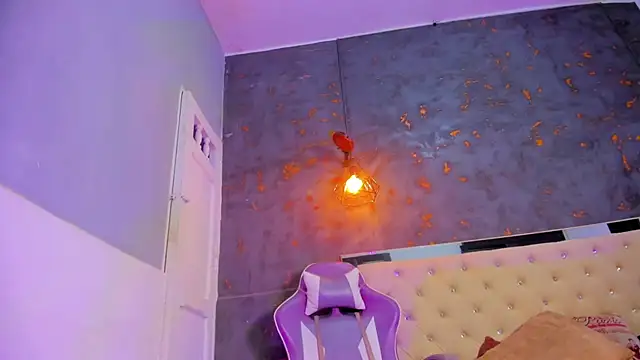 Aliice james online show from March 11, 1:37 pm