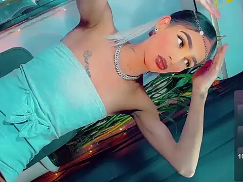 agathaferrer3 online show from April 23, 4:53 am