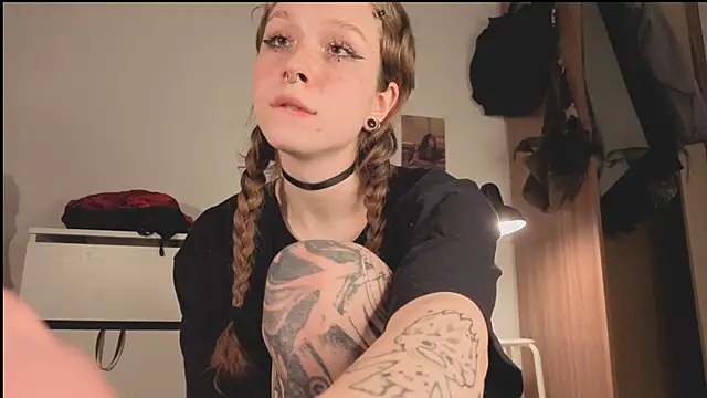 poli blink online show from April 20, 10:33 pm